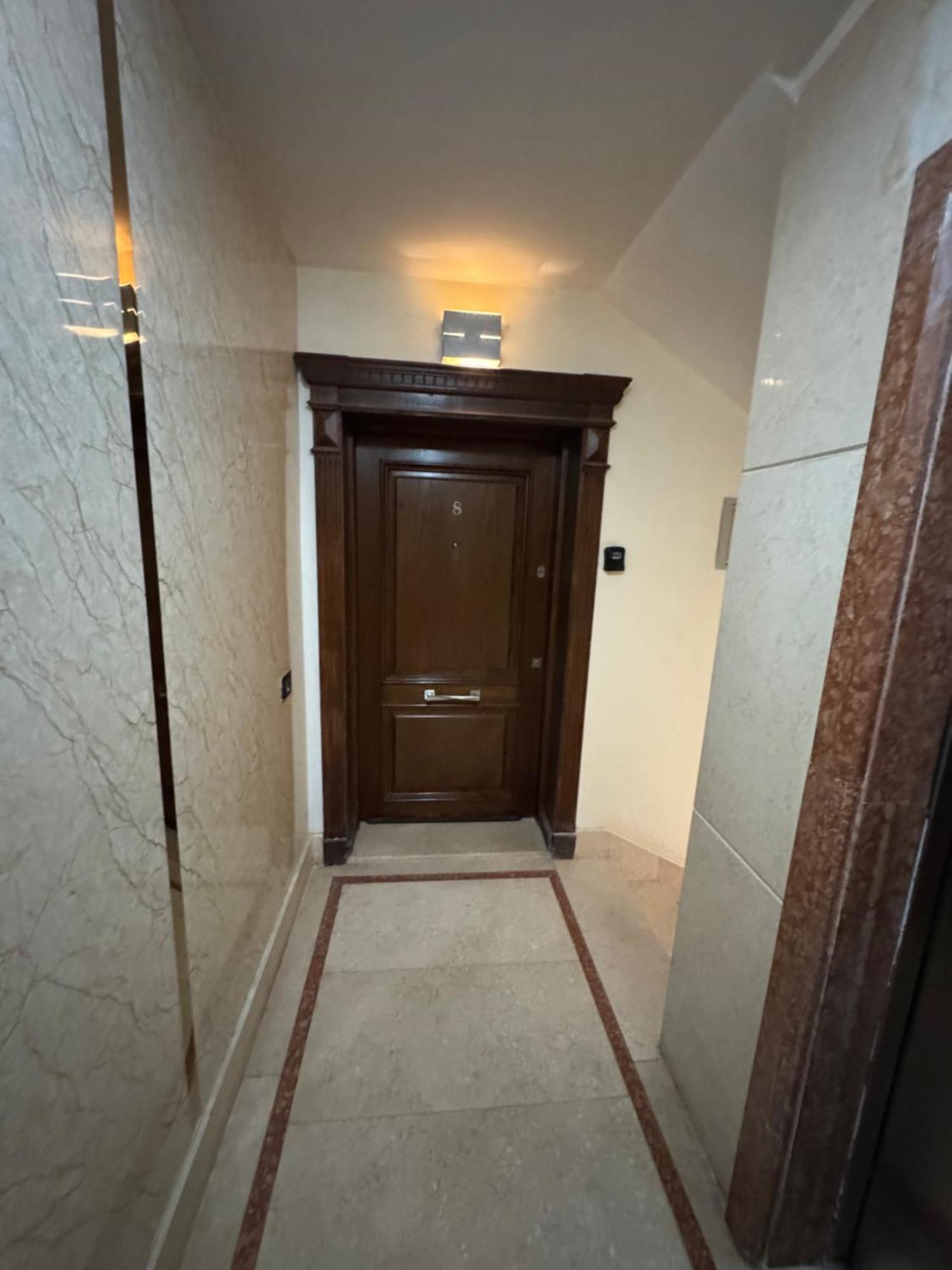 1108 . Spacious 3br Apt. 2ba Near Airport Apartment *