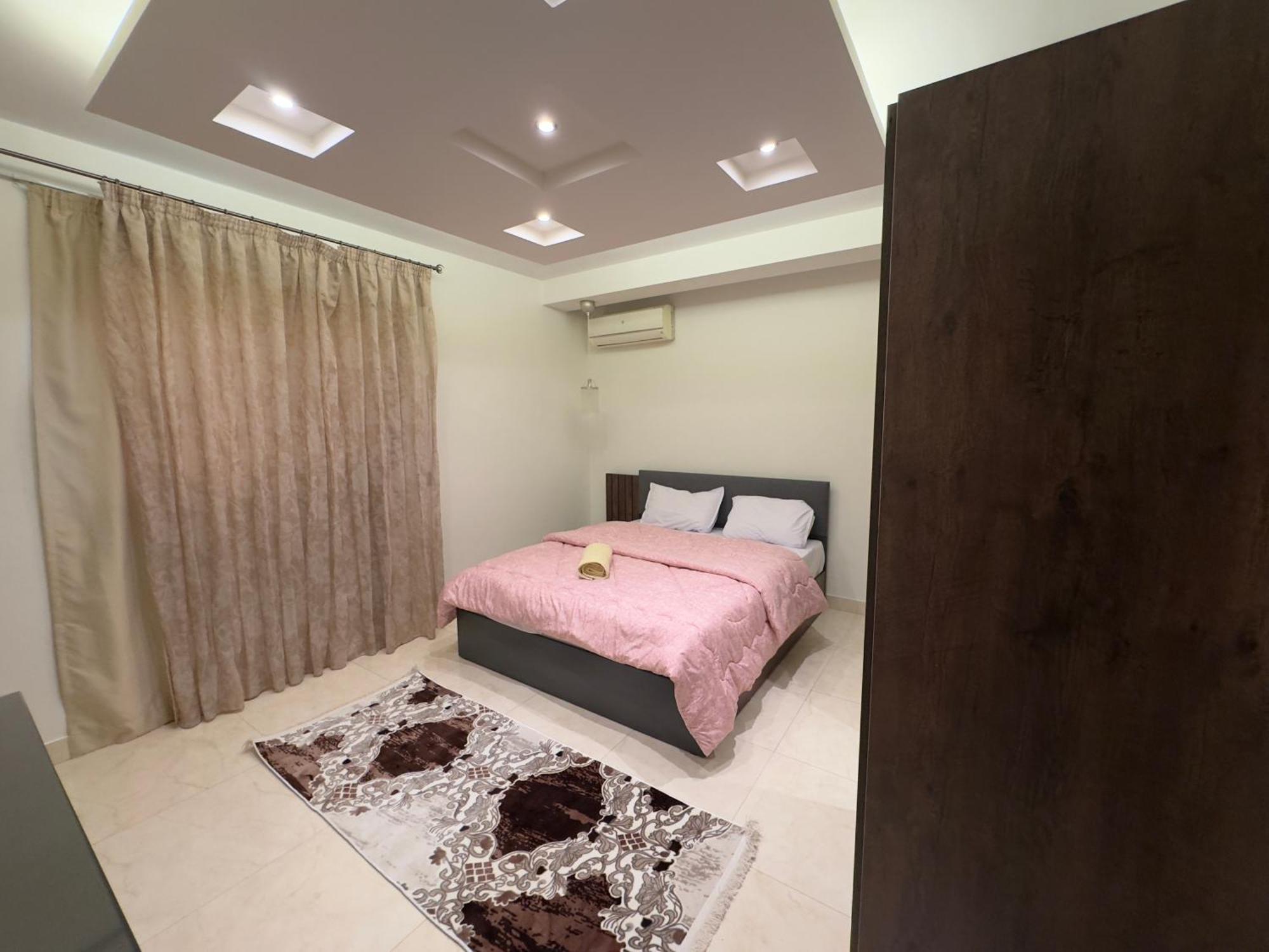 Apartment 1108 . Spacious 3br Apt. 2ba Near Airport Cairo